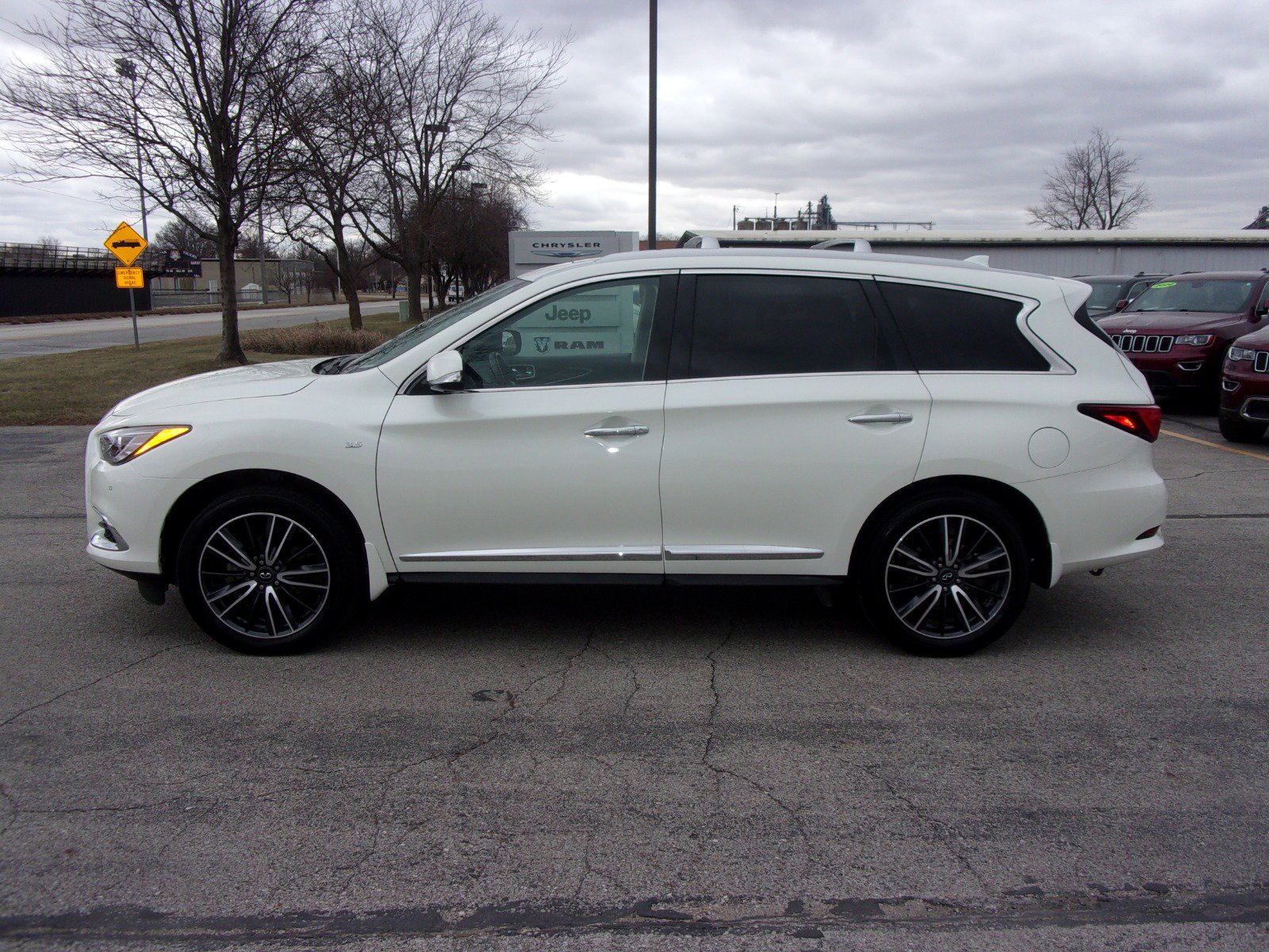 2020 Infiniti QX60 photo 3