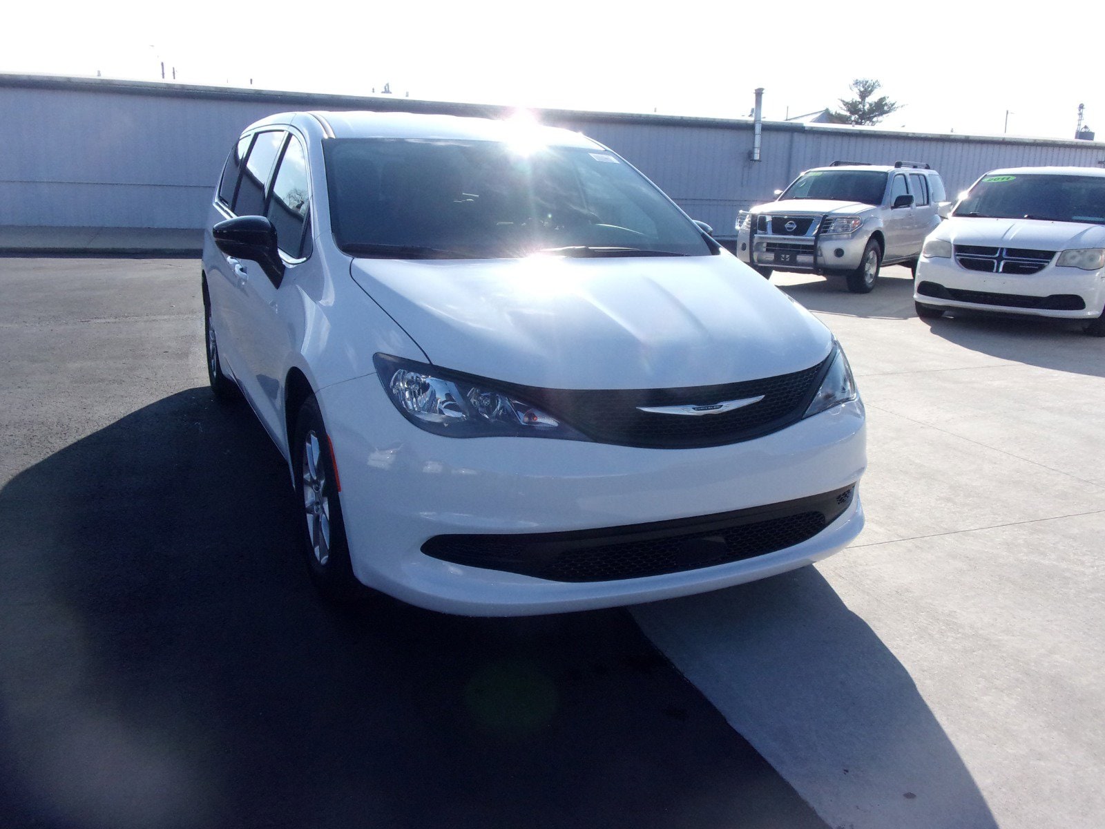 2026 Chrysler Voyager LX's photo