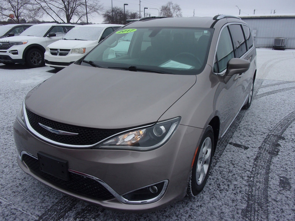 Used 2017 Chrysler Pacifica Touring-L Plus Van