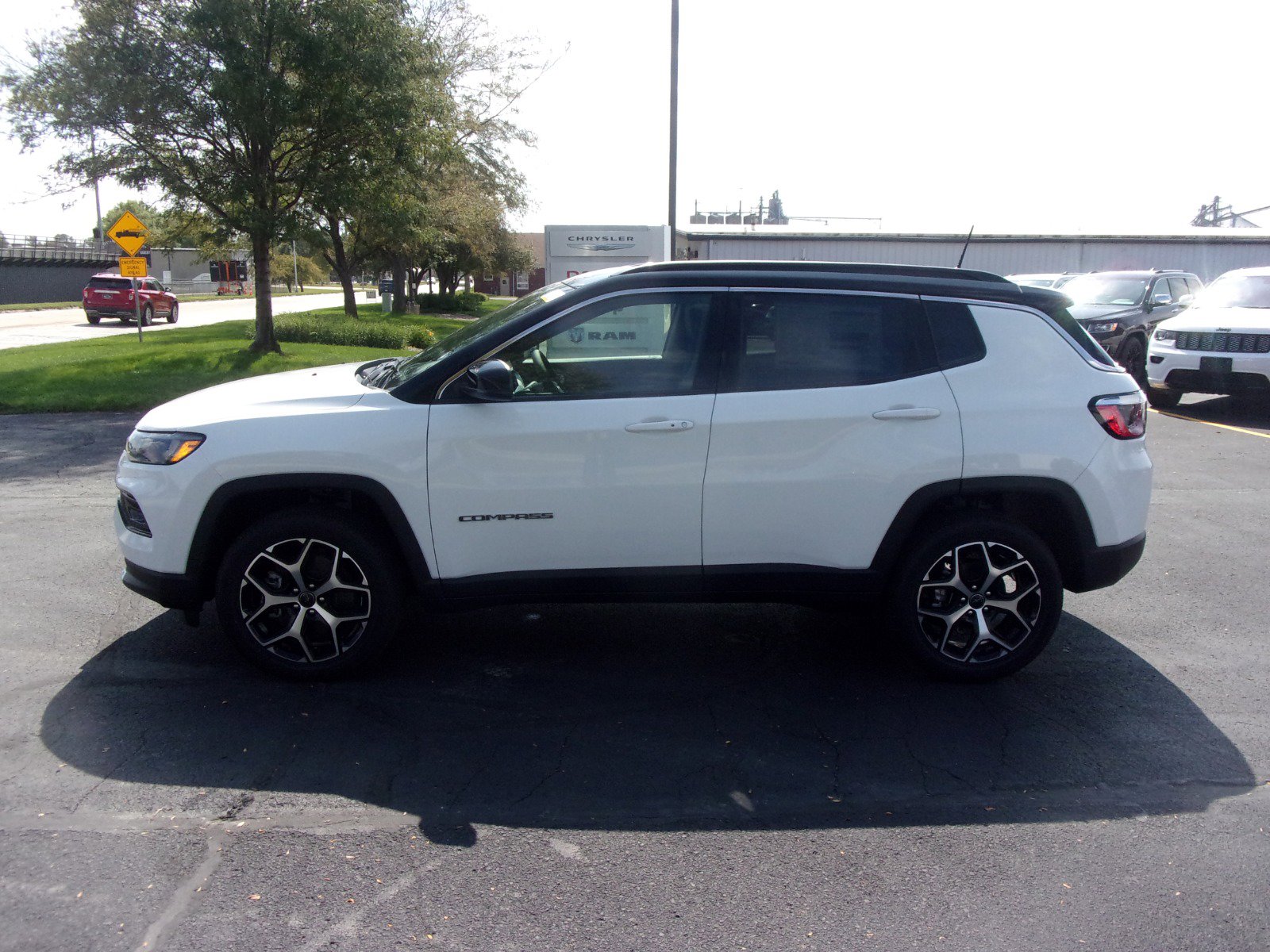 2026 Jeep Compass Limited photo 4