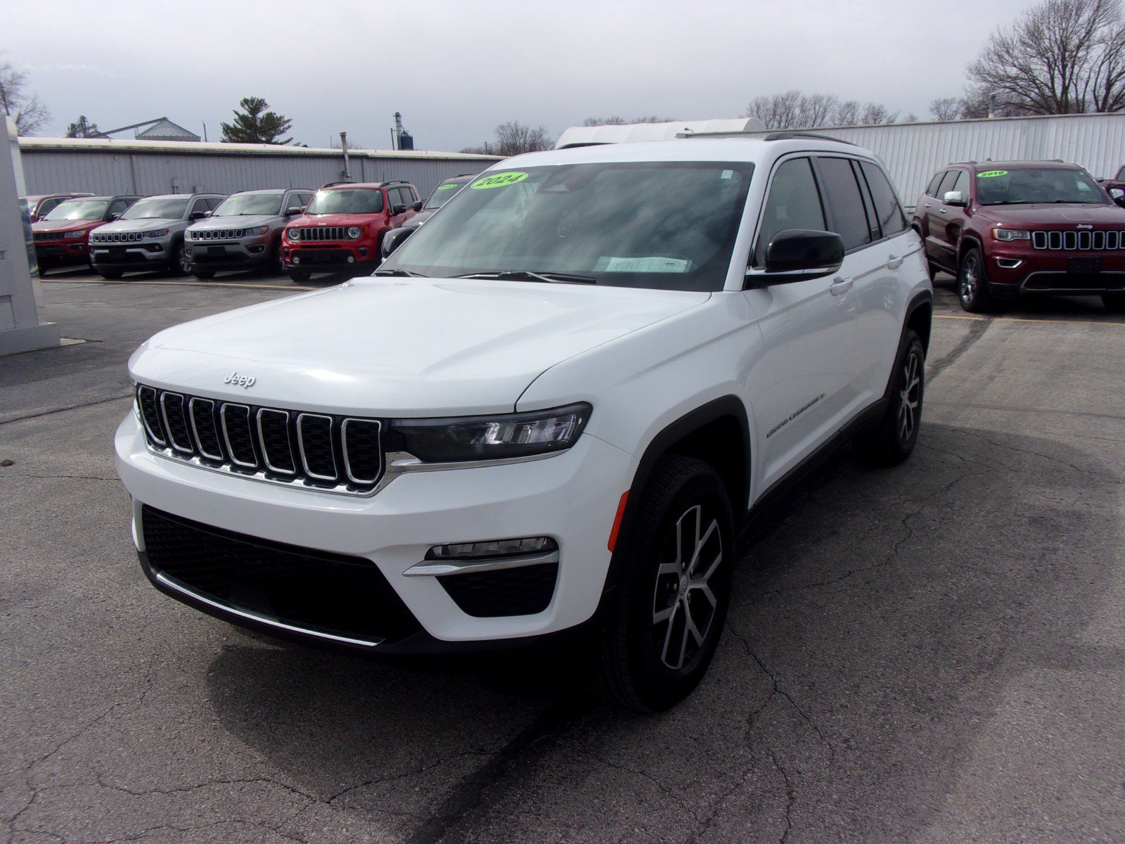 2024 Jeep Grand Cherokee Limited photo 3