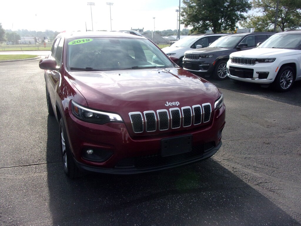 Used 2019 Jeep Cherokee Latitude Plus 4x4 SUV