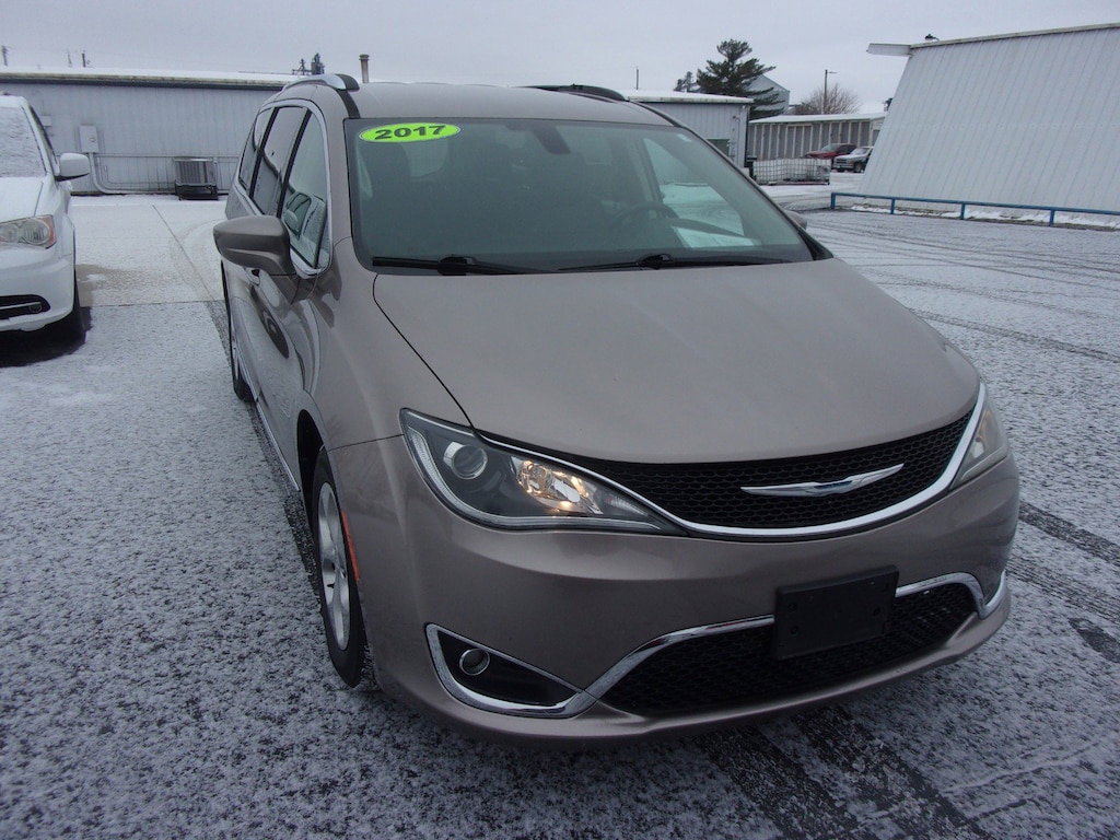 Used 2017 Chrysler Pacifica Touring-L Plus Van