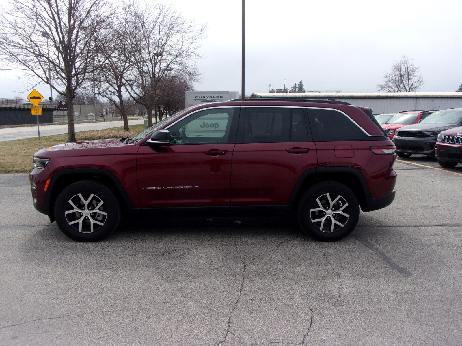 2024 Jeep Grand Cherokee Limited photo 4