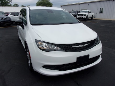 2027 Chrysler Pacifica LX Passenger Van