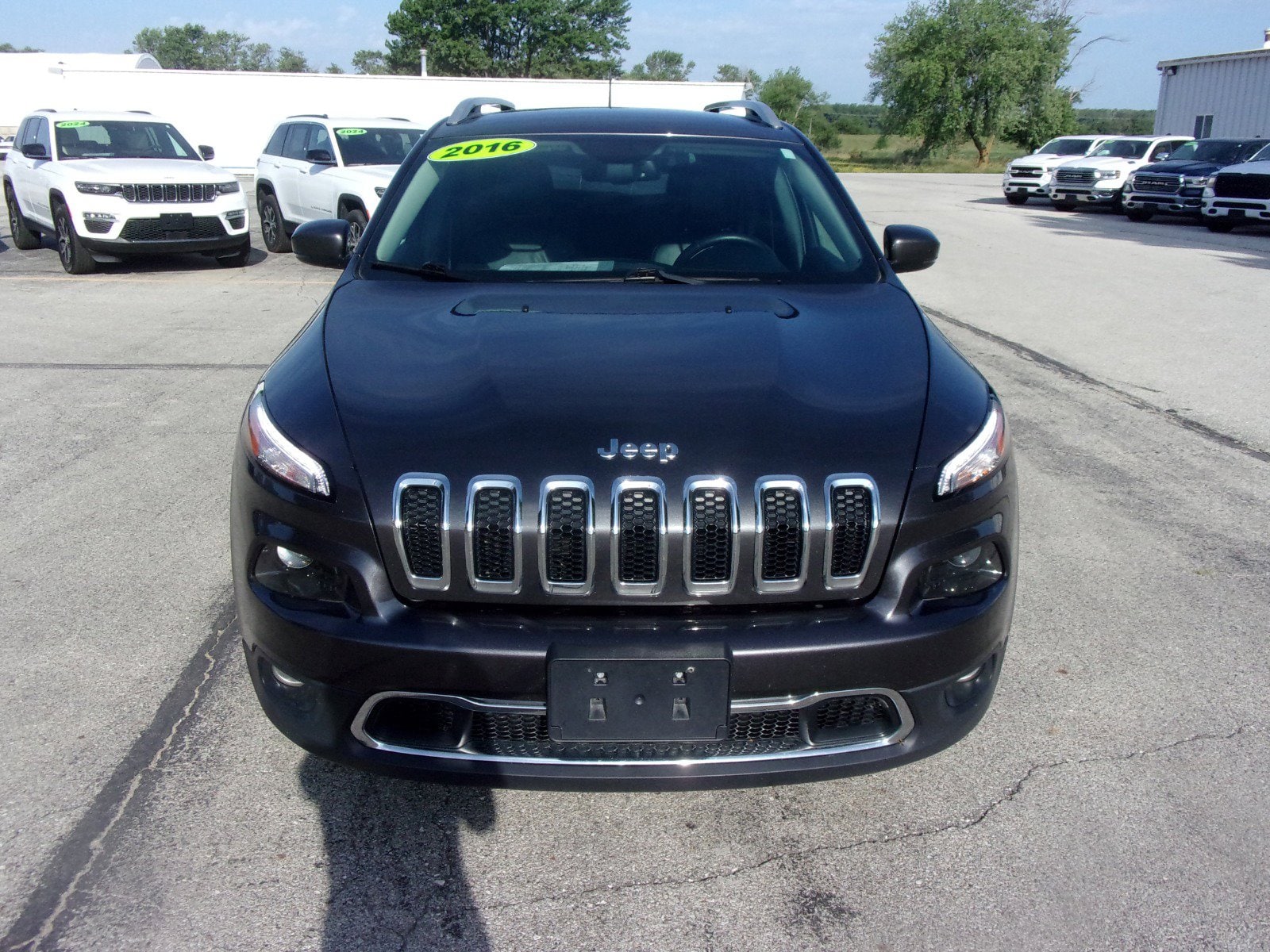 Used 2016 Jeep Cherokee Limited with VIN 1C4PJMDS8GW373311 for sale in Red Oak, IA