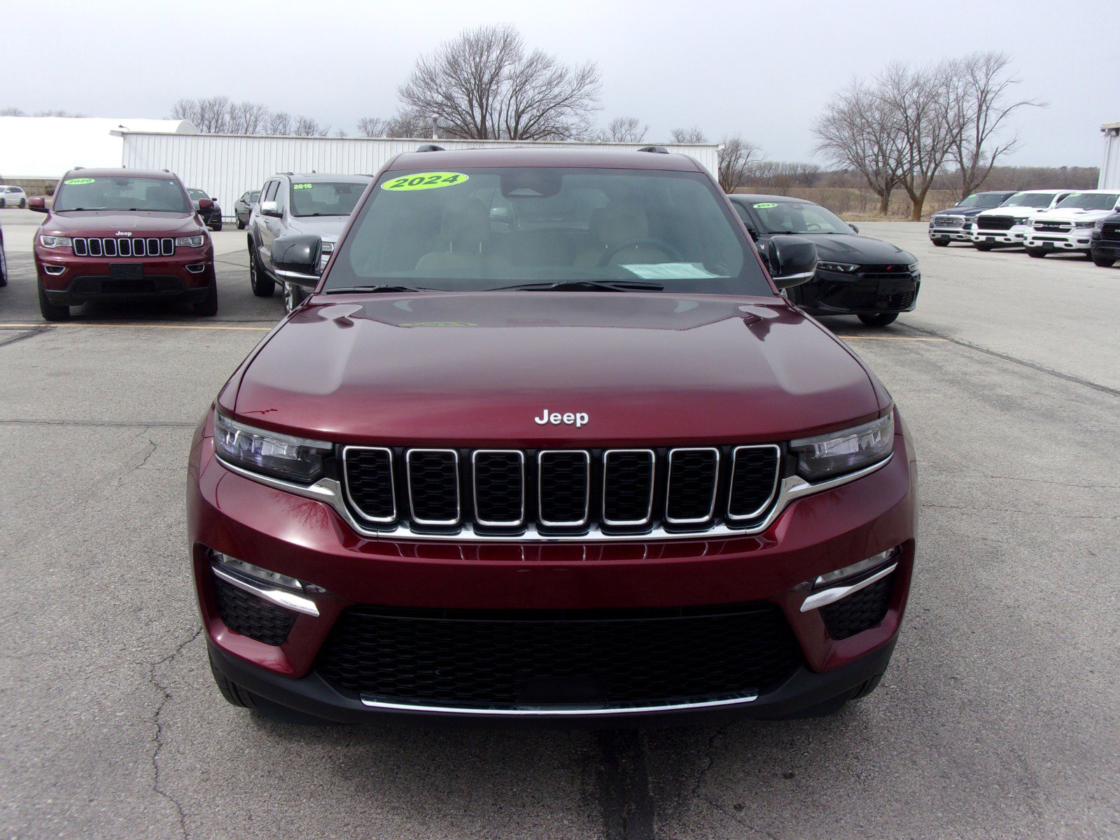 2024 Jeep Grand Cherokee Limited photo 2