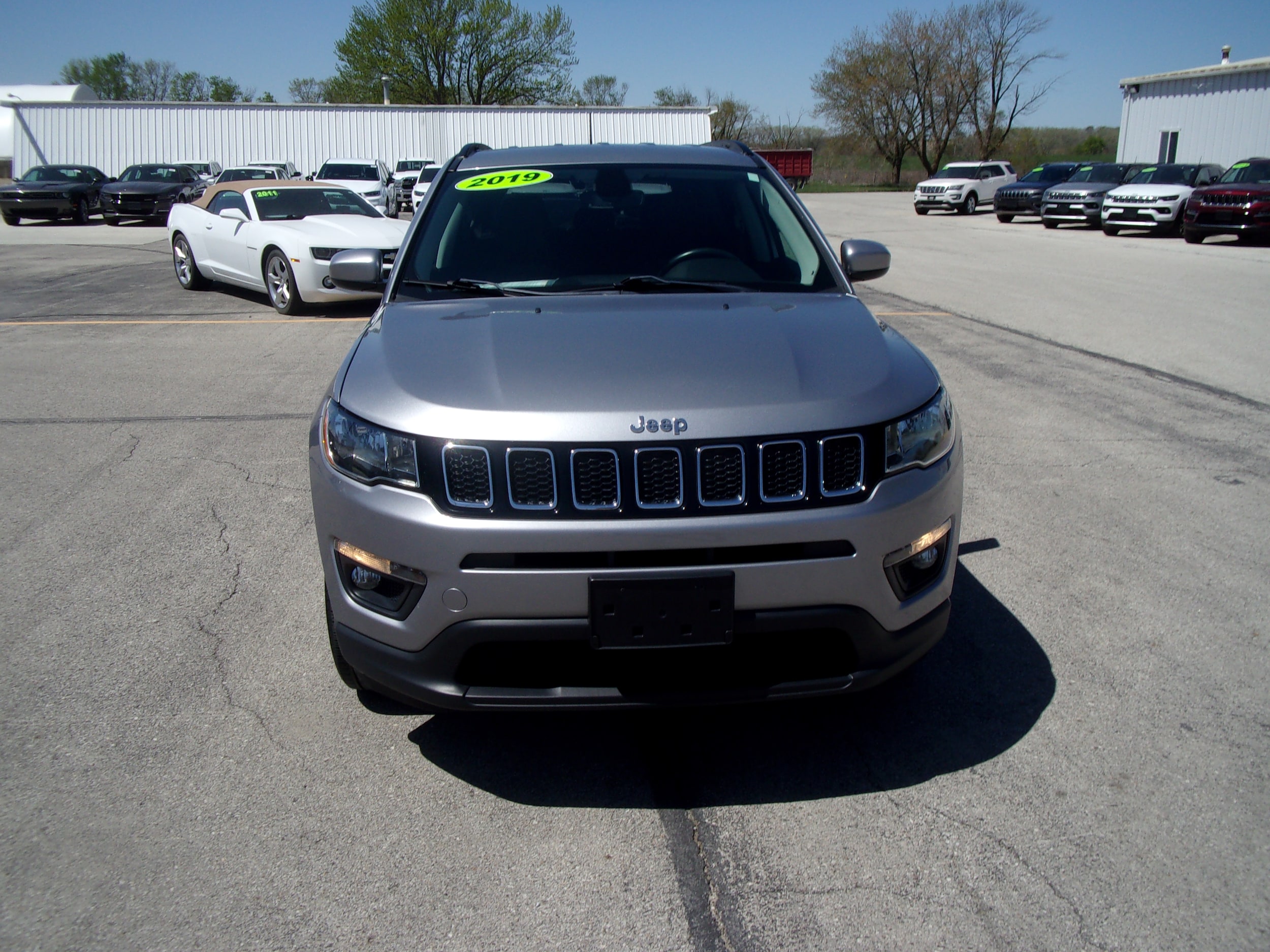 Used 2019 Jeep Compass Latitude with VIN 3C4NJDBB4KT678684 for sale in Red Oak, IA