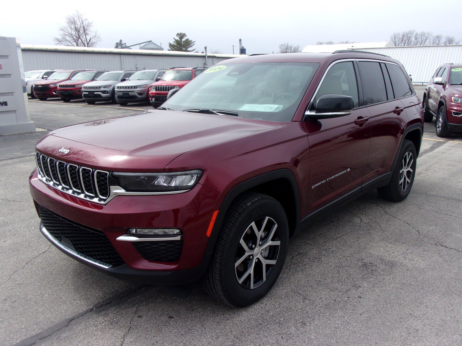 2024 Jeep Grand Cherokee Limited photo 3