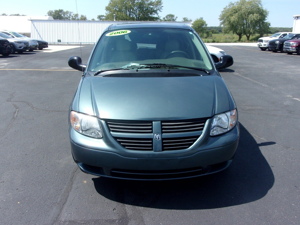 Used 2006 Dodge Caravan SXT Van Passenger Van
