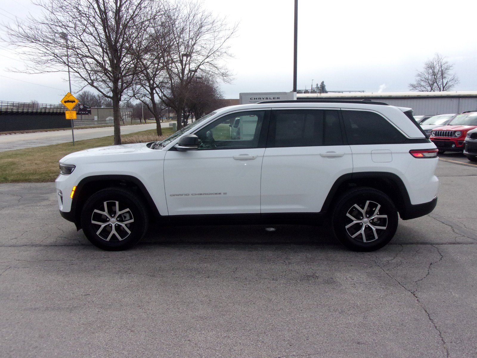 2024 Jeep Grand Cherokee Limited photo 4