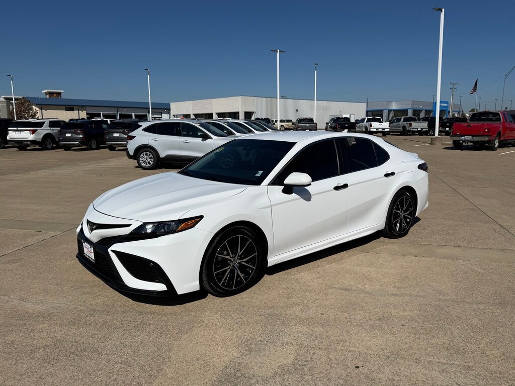 Used 2021 Toyota Camry SE Sedan