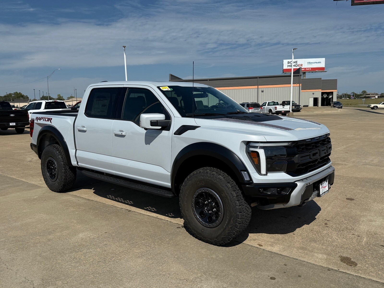 2025 Ford F-150 Raptor photo 3