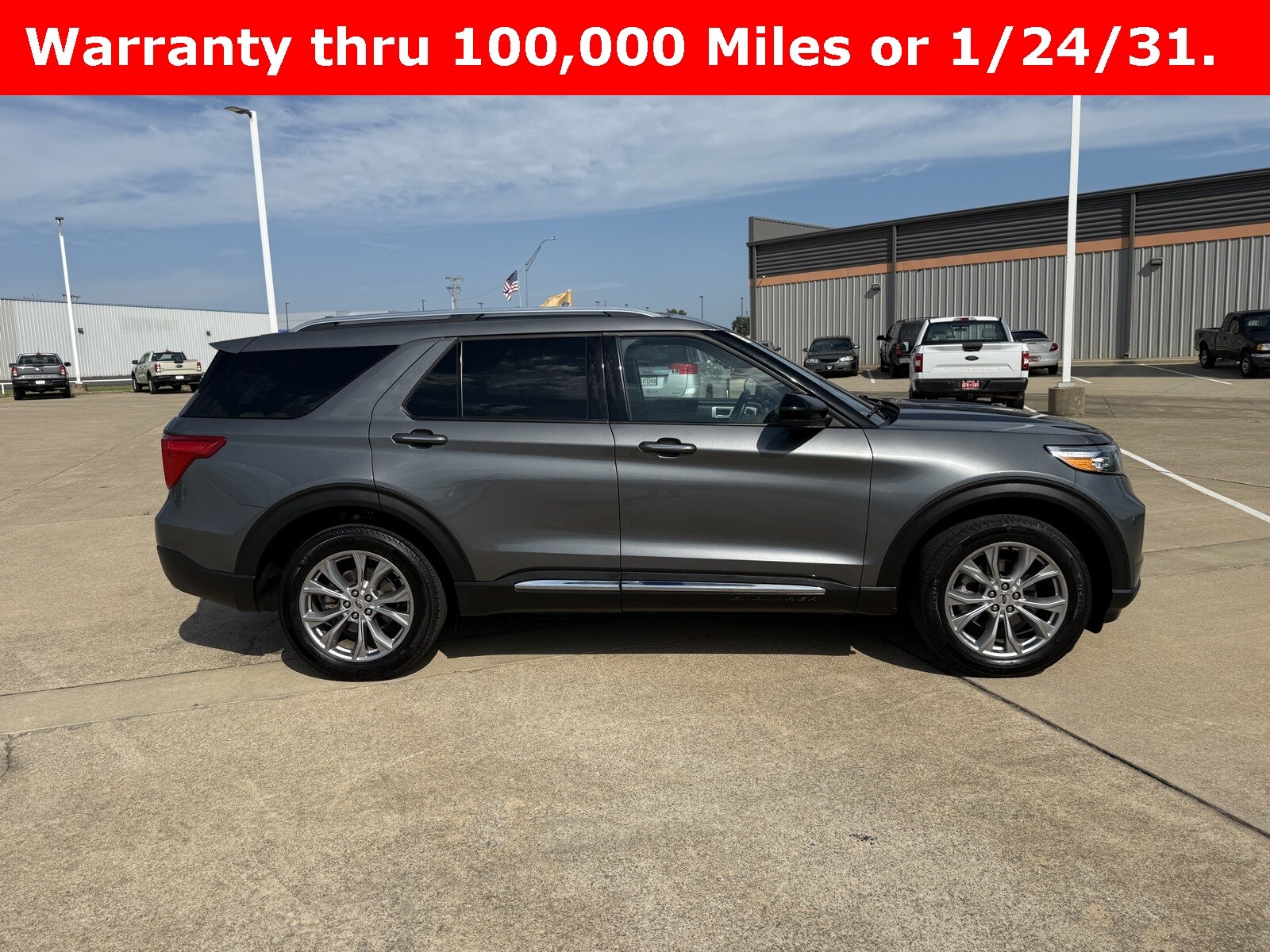 2024 Ford Explorer Limited photo 4