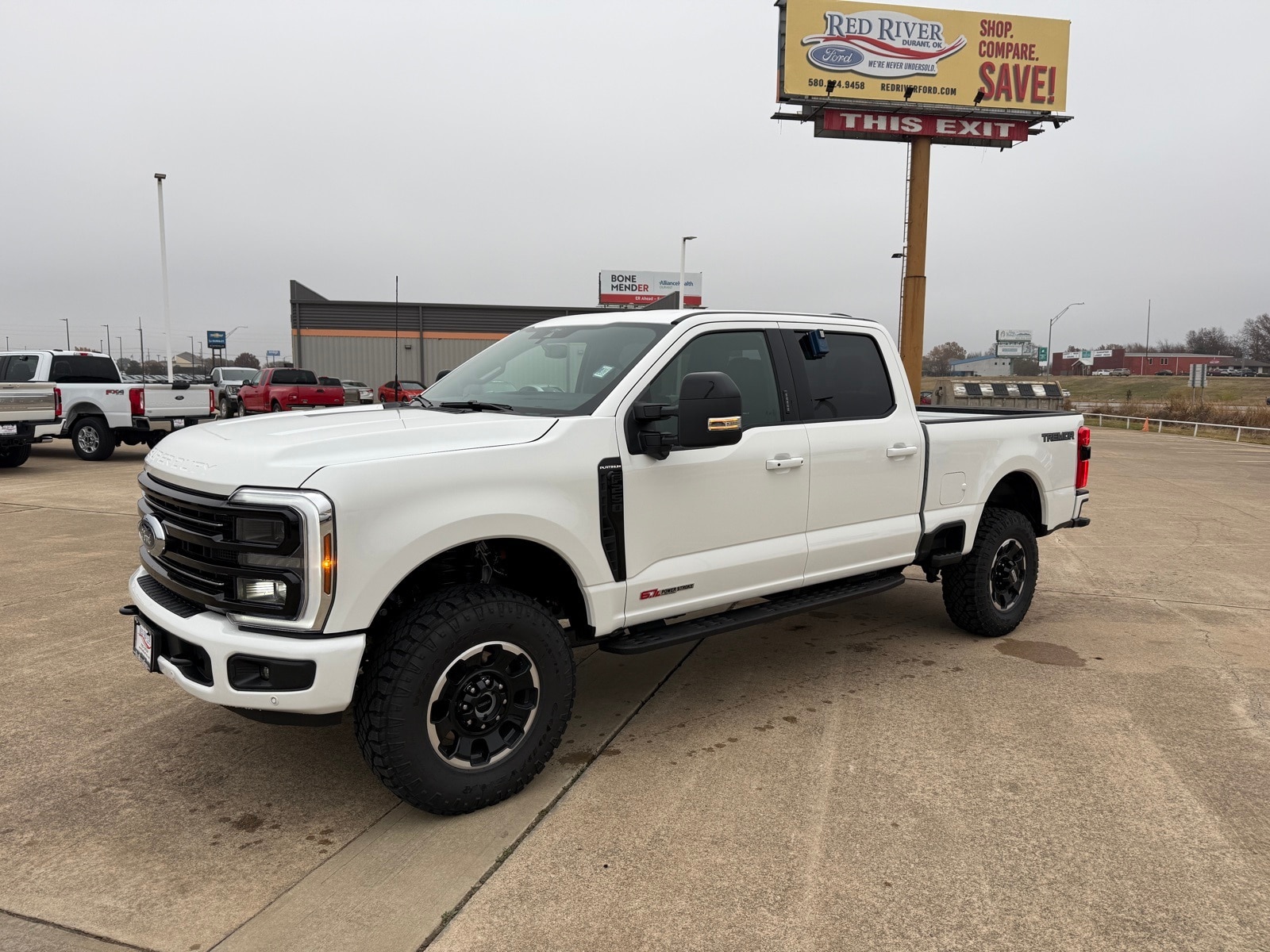2026 Ford F-250 Super Duty Platinum's photo