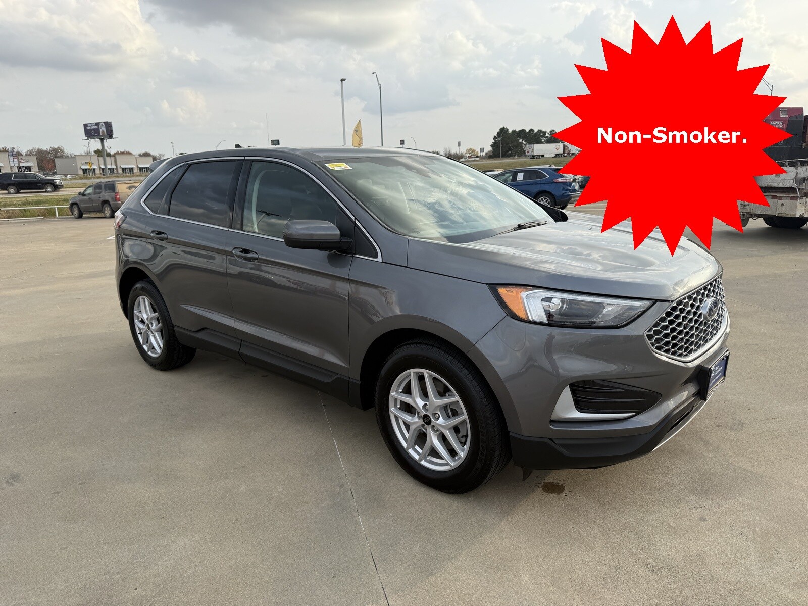 2024 Ford Edge SEL photo 2