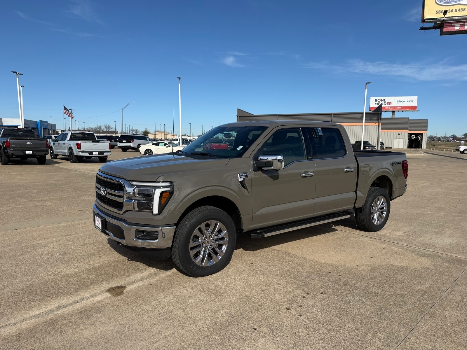 2025 Ford F-150 Lariat SuperCrew 4WD