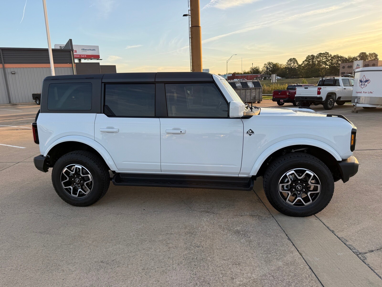 2025 Ford Bronco Outer Banks photo 3