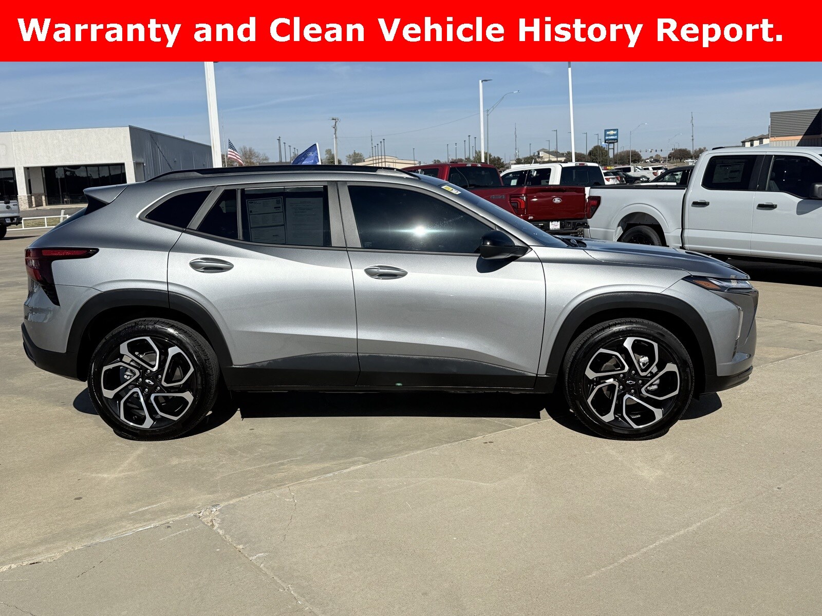 2025 Chevrolet Trax photo 2