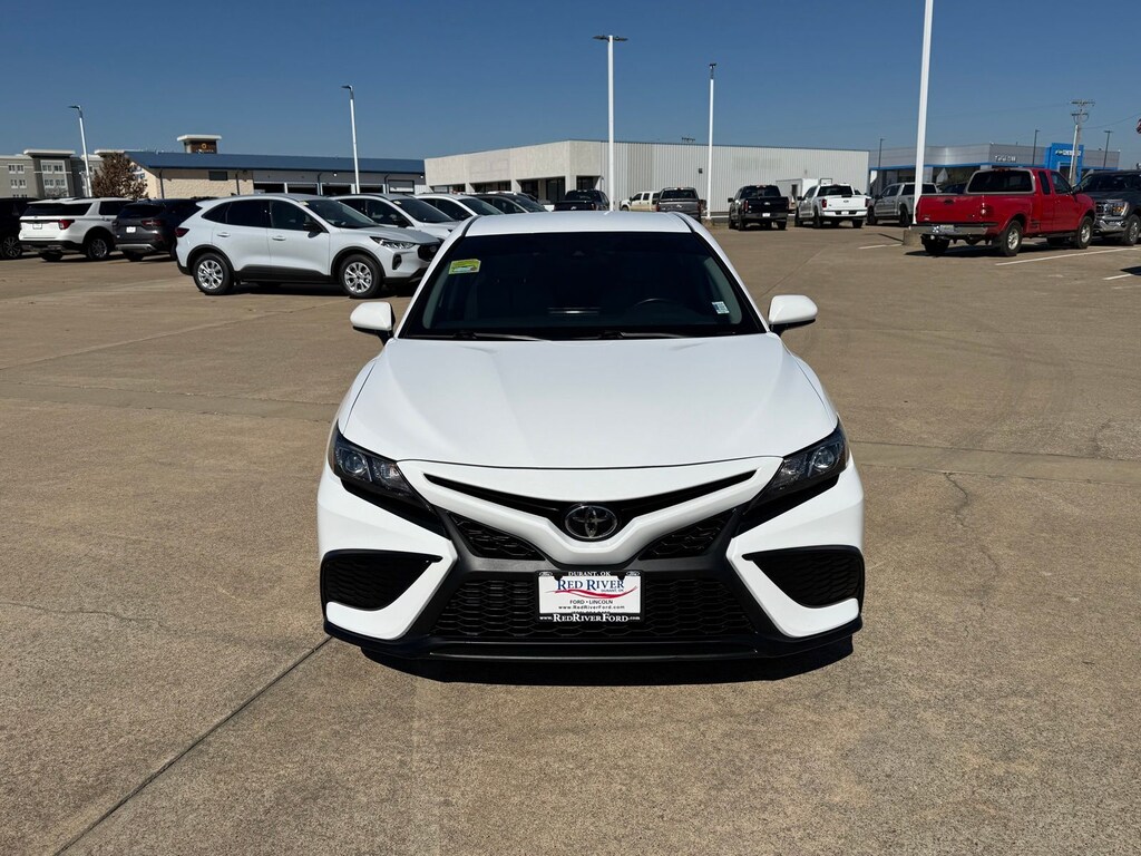 Used 2021 Toyota Camry SE Sedan