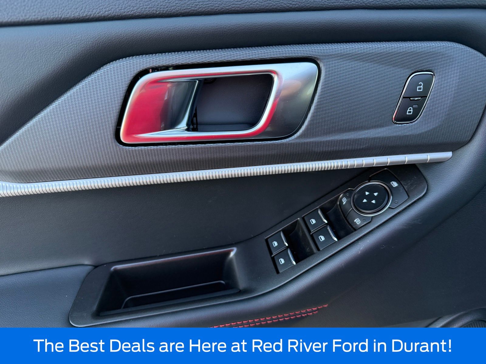 2026 Ford Explorer ST-Line - Photo 12