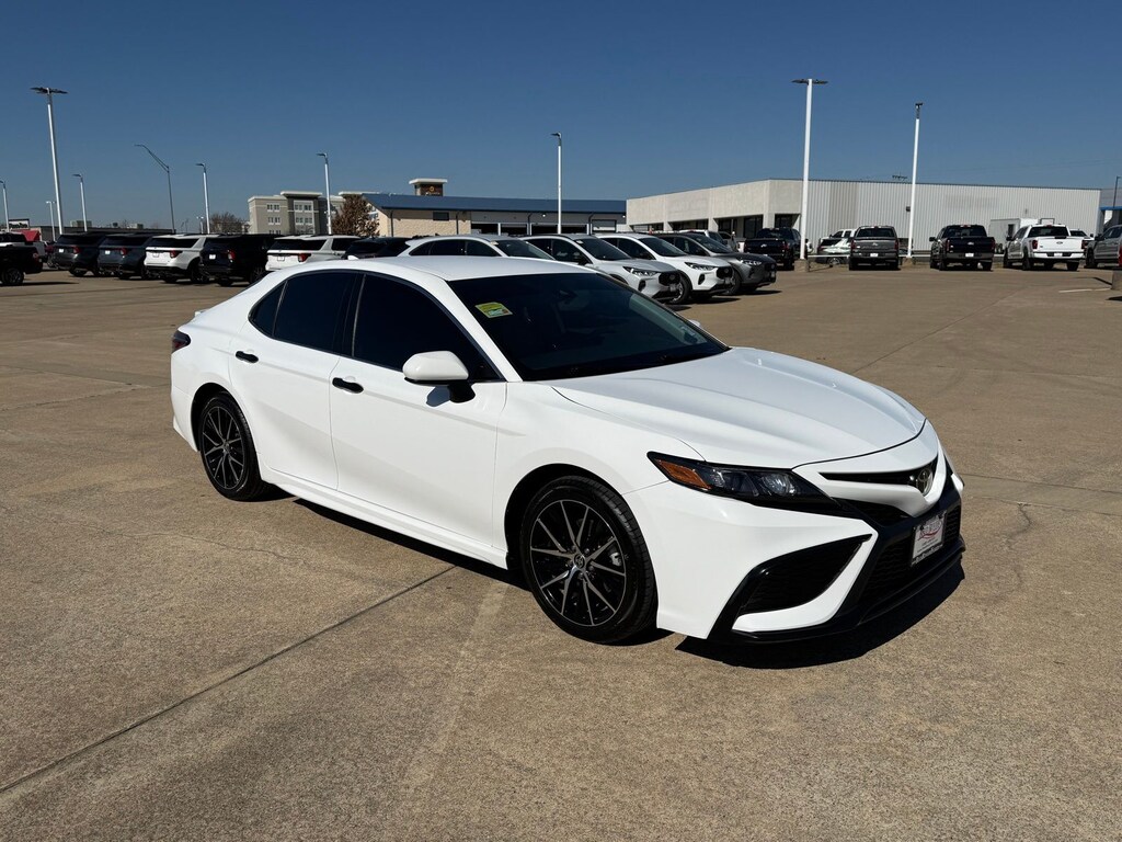 Used 2021 Toyota Camry SE Sedan