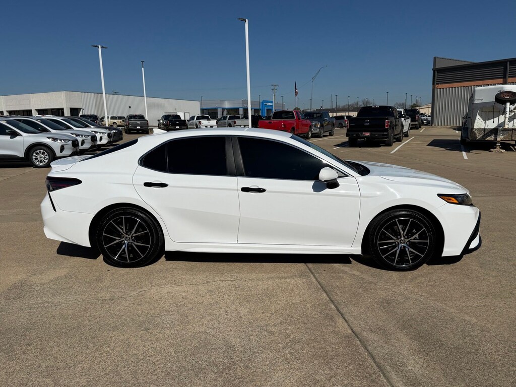 Used 2021 Toyota Camry SE Sedan