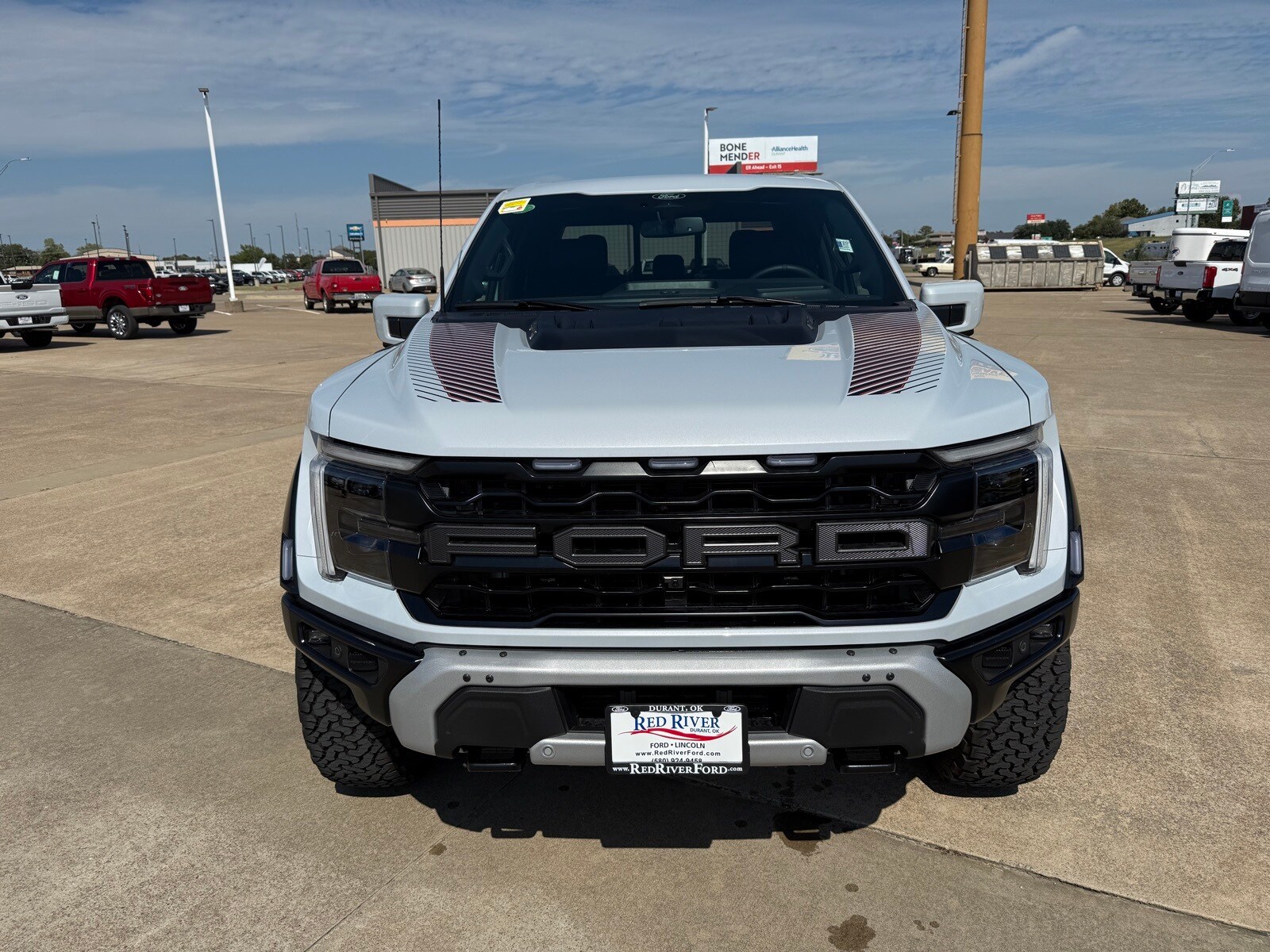 2025 Ford F-150 Raptor photo 2