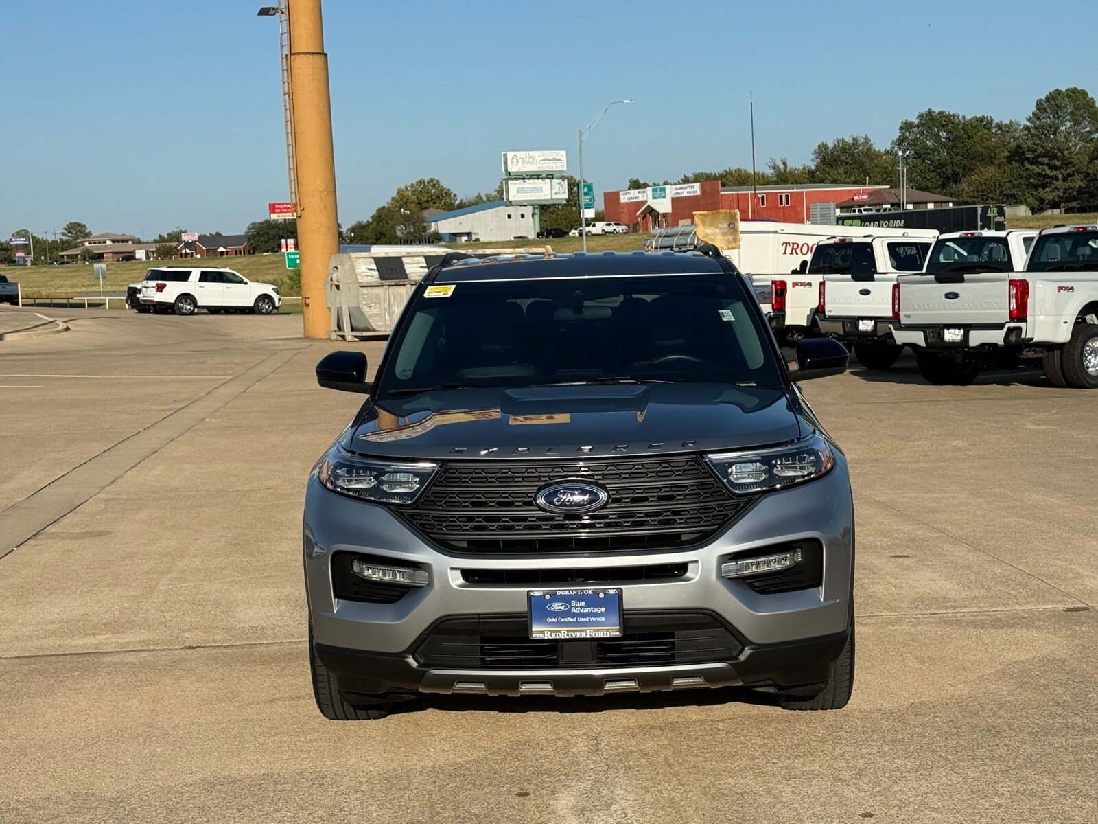 2023 Ford Explorer XLT photo 2