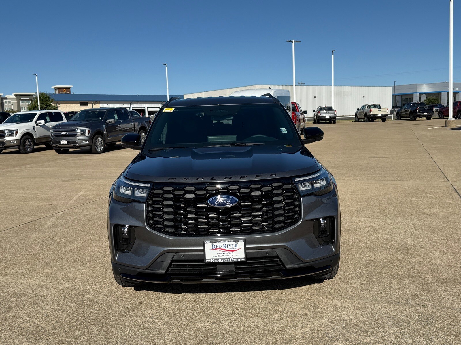 2026 Ford Explorer ST-Line photo 2