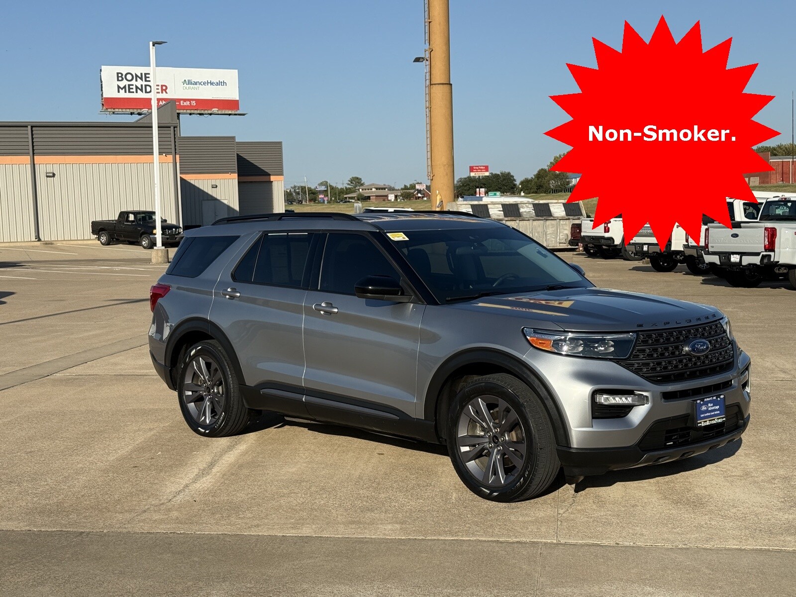 2023 Ford Explorer XLT photo 3