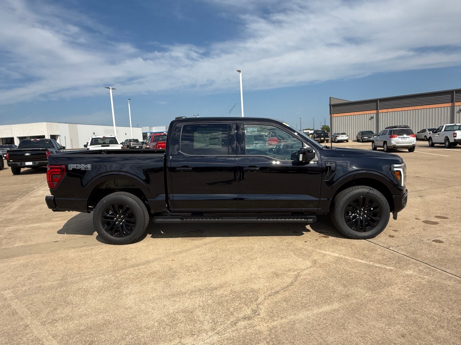 2025 Ford F-150 Lariat photo 3