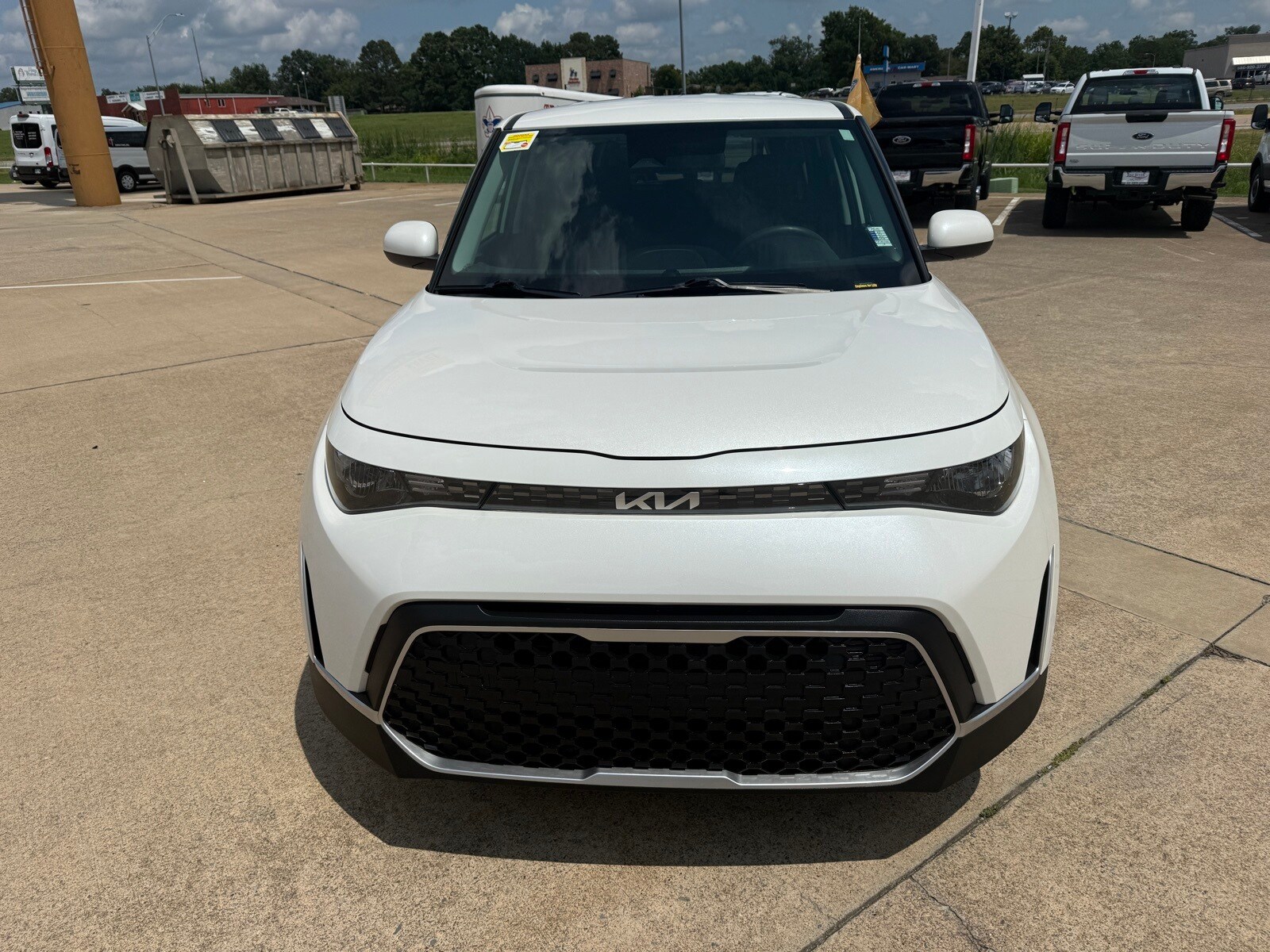2023 Kia Soul LX photo 2