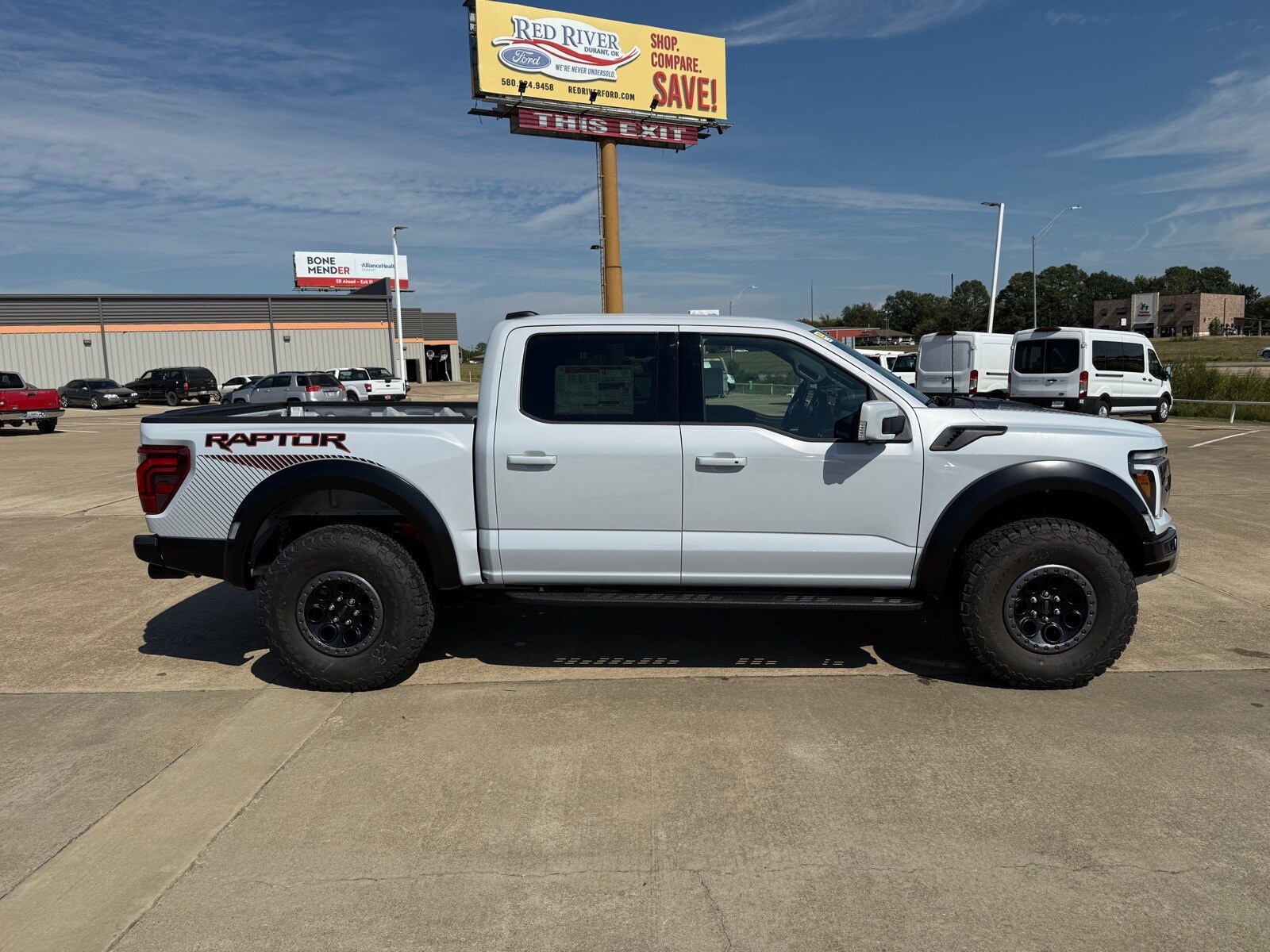 2025 Ford F-150 Raptor photo 4