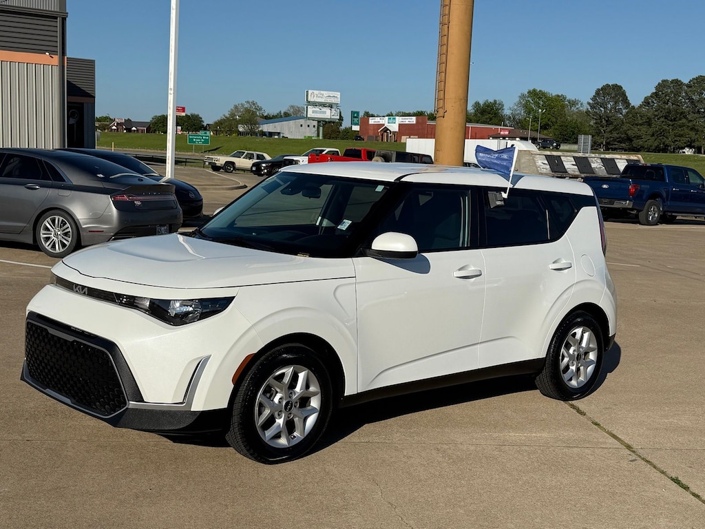 Certified 2024 Kia Soul LX Hatchback