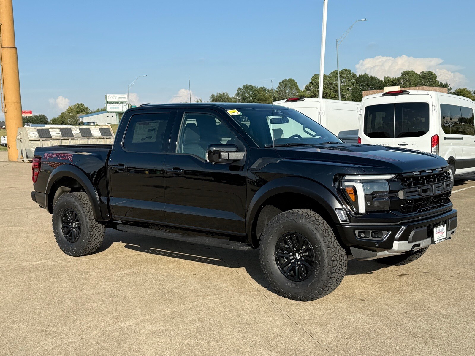 2025 Ford F-150 Raptor photo 2
