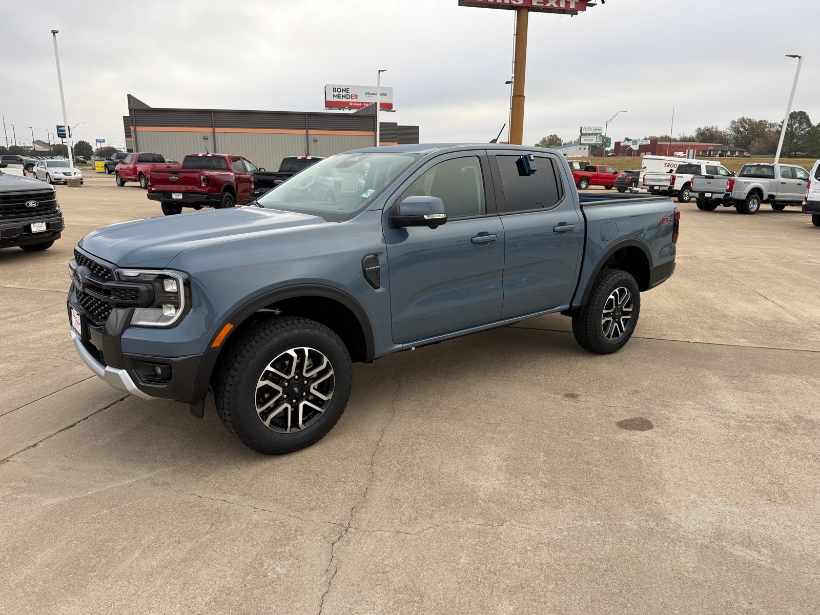 2025 Ford Ranger Lariat's photo