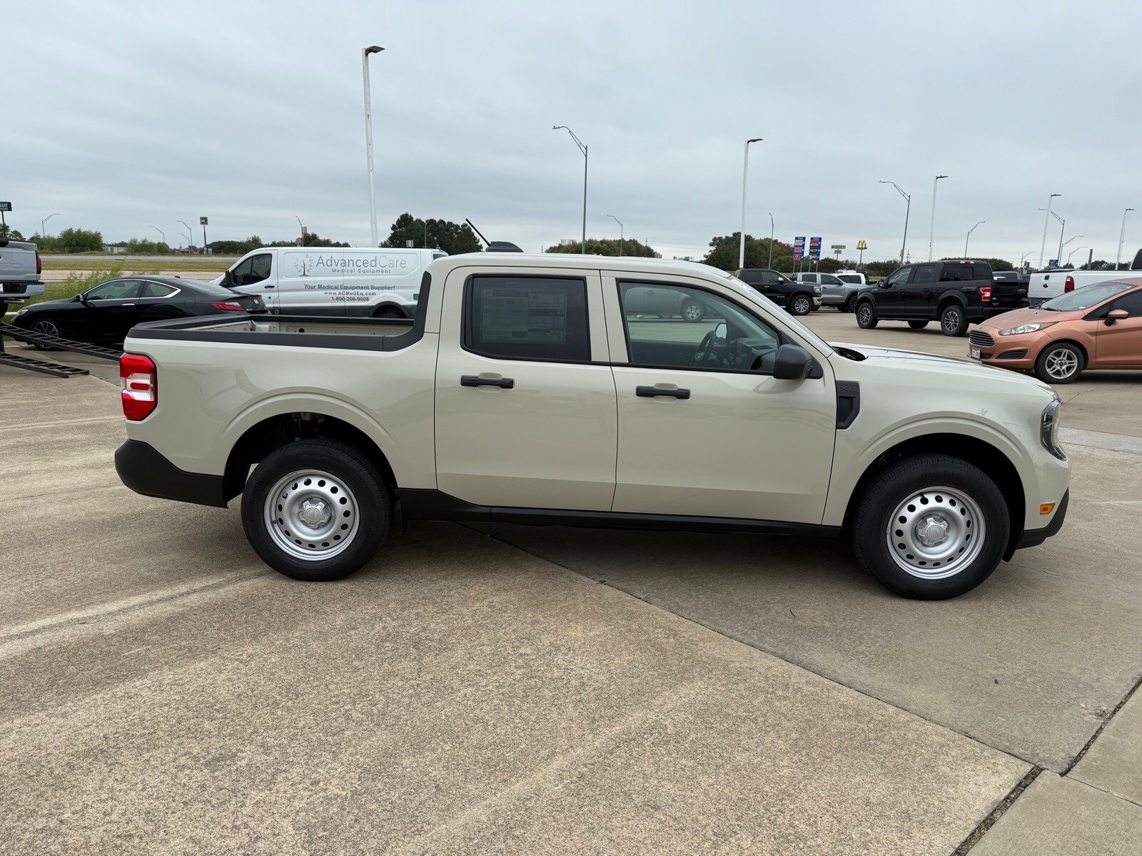 2025 Ford Maverick XL photo 3