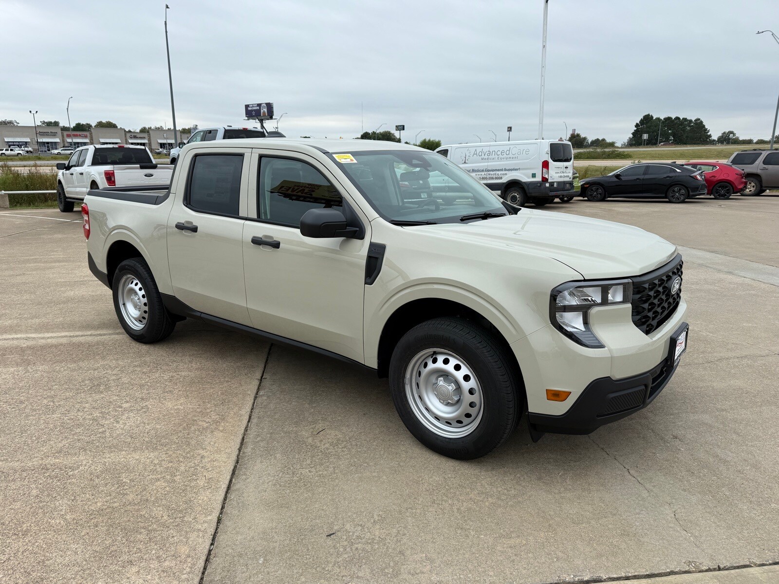 2025 Ford Maverick XL photo 2