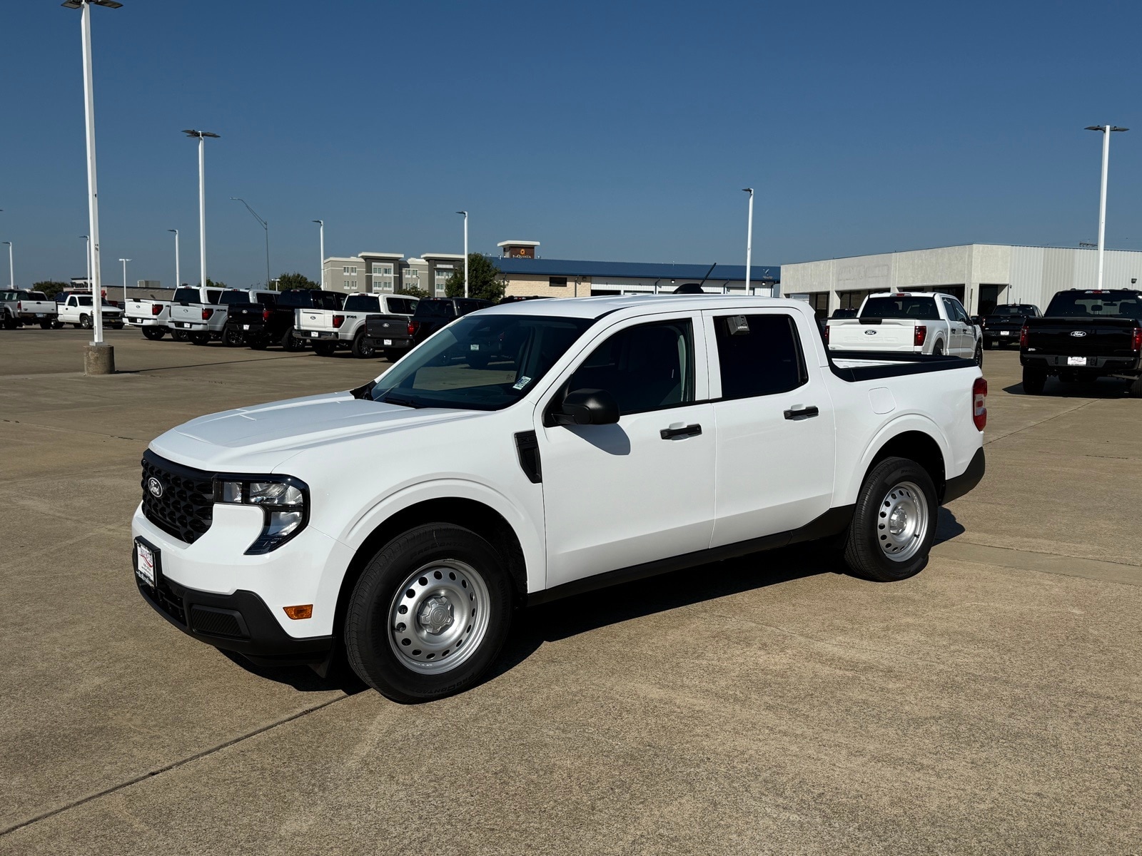 2025 Ford Maverick XL's photo