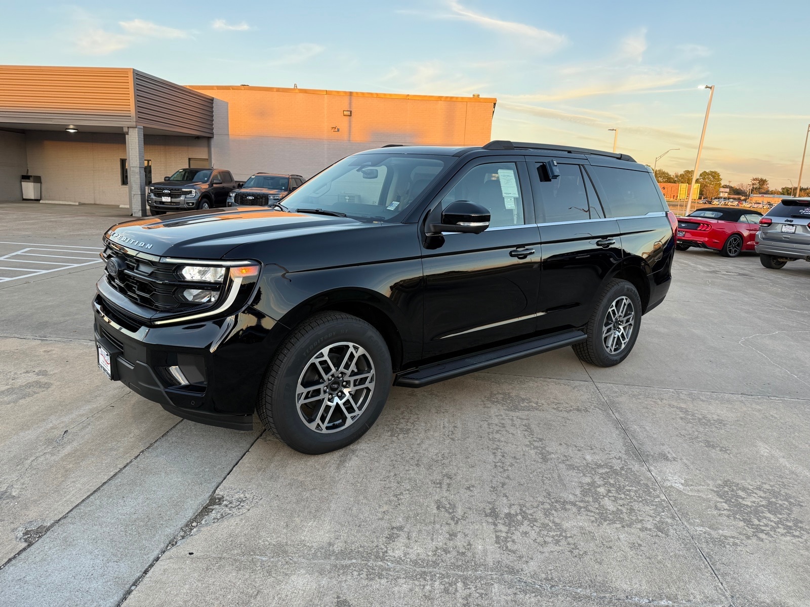 2025 Ford Expedition Active's photo