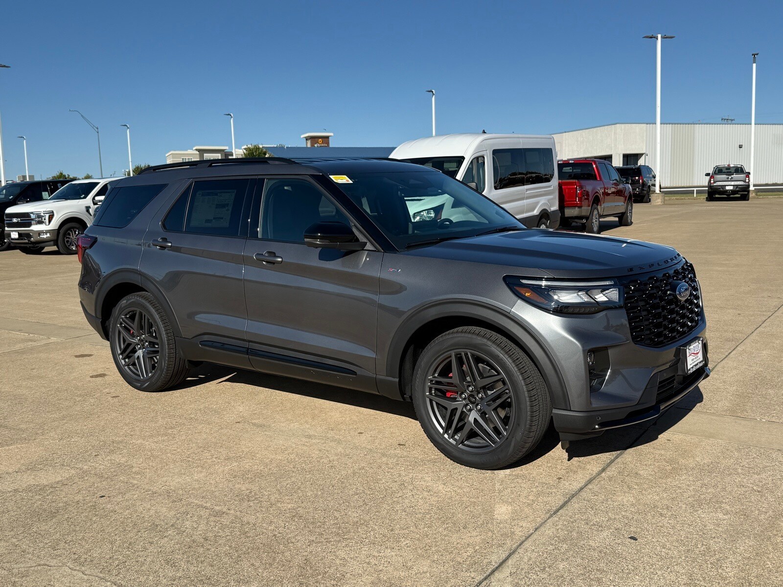 2026 Ford Explorer ST-Line photo 3