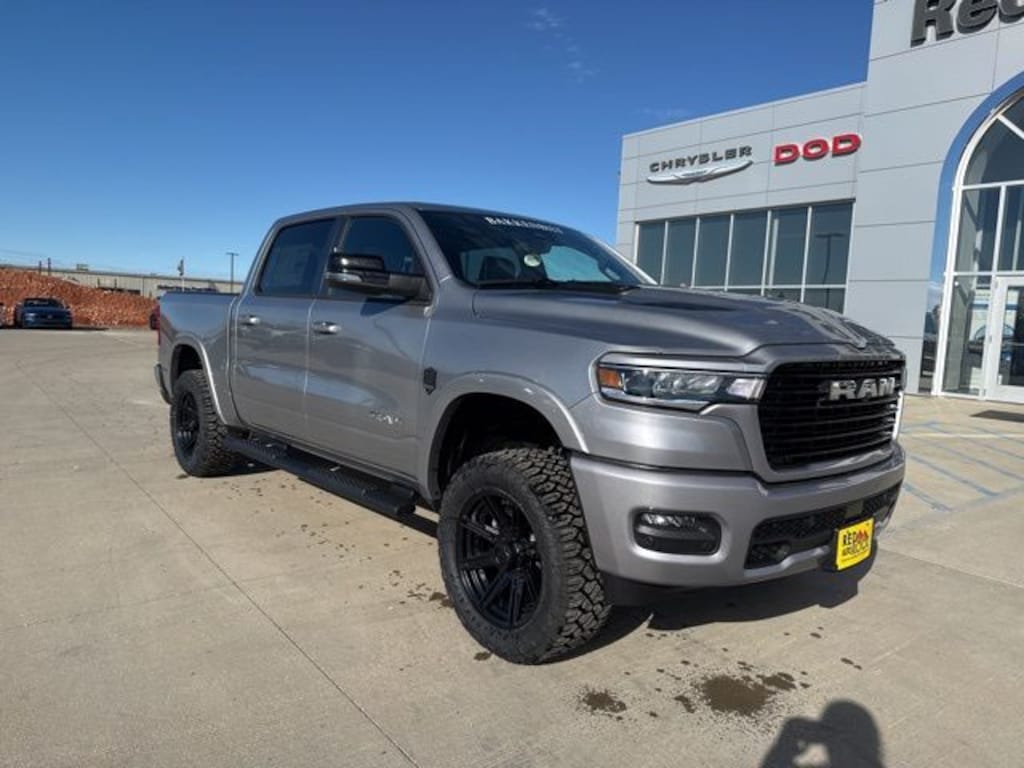 New 2026 Ram 1500 LARAMIE CREW CAB 4X4 5'7 BOX Pickup