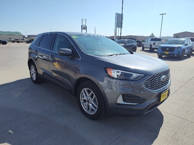 2024 Ford Edge SEL photo 3