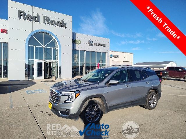 2024 GMC Terrain SLT's photo