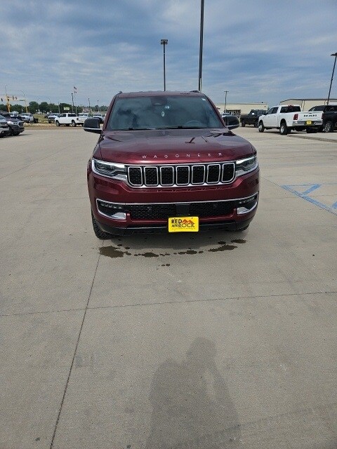 2023 Jeep Wagoneer Base photo 2