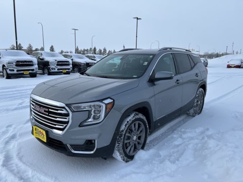 Used 2024 GMC Terrain SLT SUV