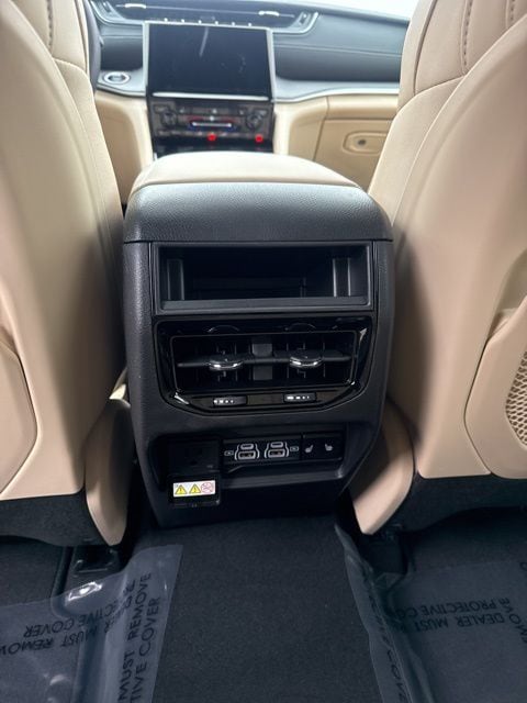 2025 Jeep Grand Cherokee Limited - Photo 16
