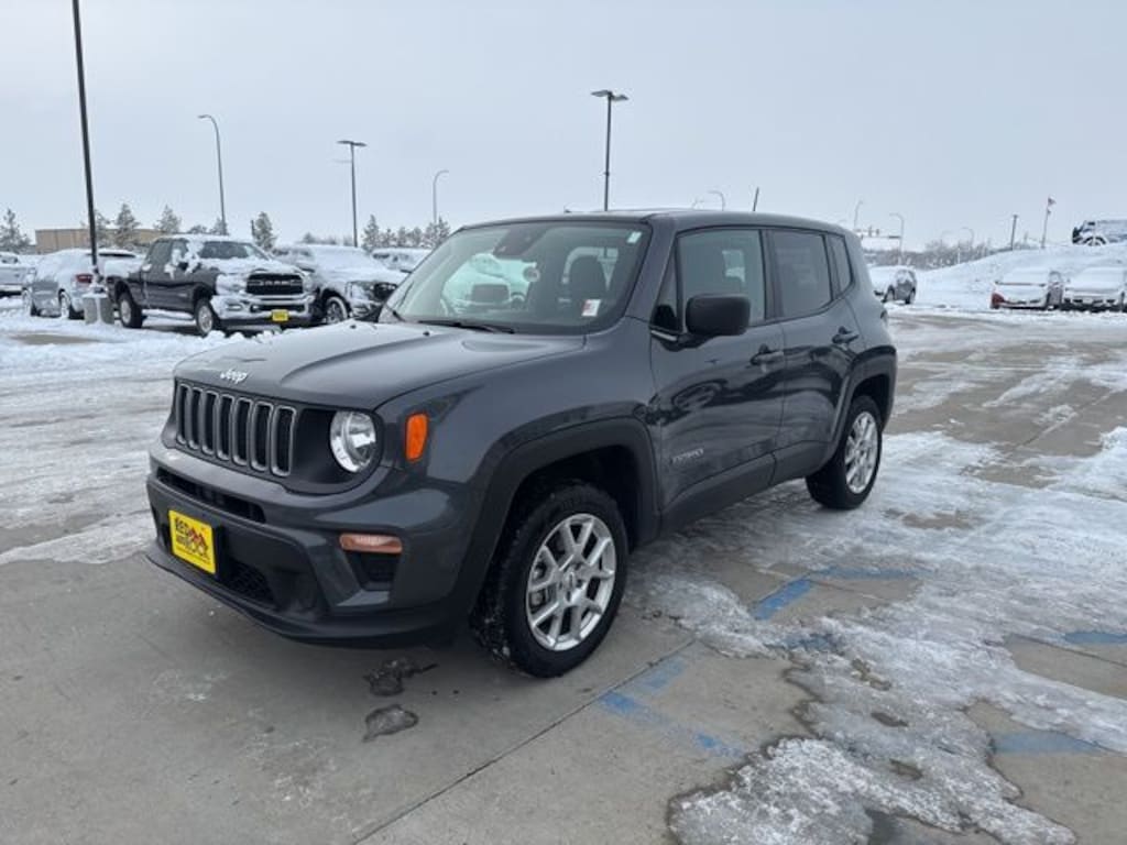 Used 2023 Jeep Renegade Latitude SUV