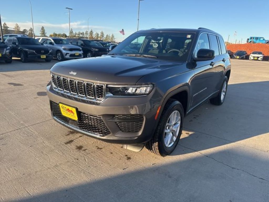 New 2025 Jeep Grand Cherokee LAREDO X 4X4 Sport Utility